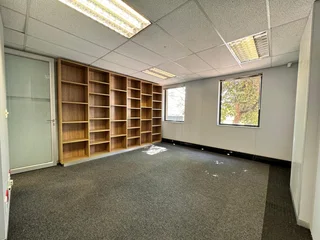 596 sqm Office to Let in Sandton