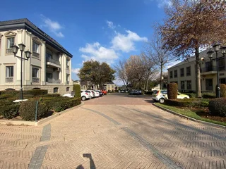 513 sqm Office To Let in Bryanston