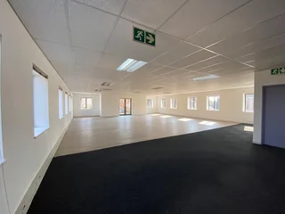 513 sqm Office To Let in Bryanston