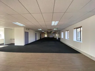 513 sqm Office To Let in Bryanston