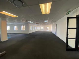 513 sqm Office To Let in Bryanston
