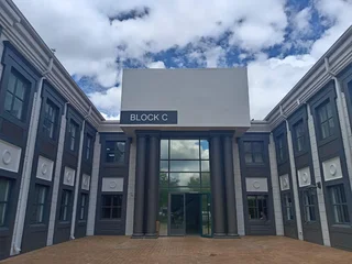 278m² Office to let Sunninghill