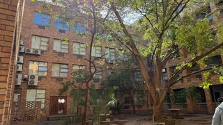 Ground Floor Office Space Available in Louwville Place – 276m²