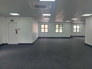 278m² Office to let Sunninghill