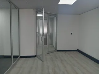 278m² Office to let Sunninghill