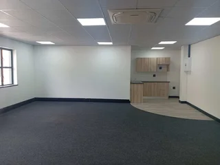 278m² Office to let Sunninghill
