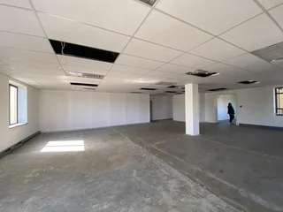 263 sqm Office To Let in Fourways