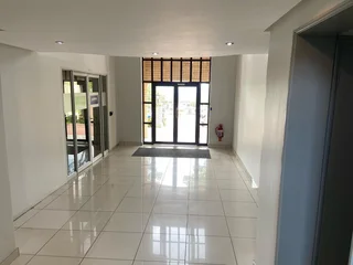 315 sqm Office To Let in Bryanston