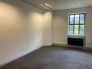315 sqm Office To Let in Bryanston