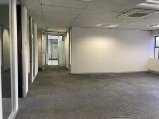 315 sqm Office To Let in Bryanston