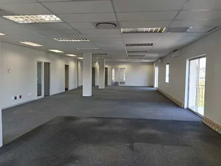 562m² Office to rent Sunninghill