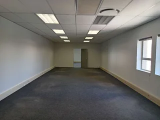 562m² Office to rent Sunninghill
