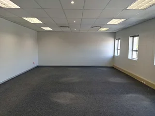 562m² Office to rent Sunninghill