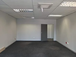 562m² Office to rent Sunninghill
