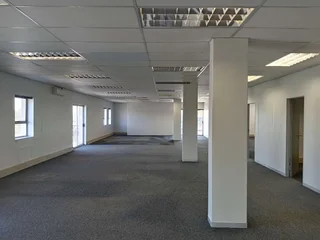 562m² Office to rent Sunninghill