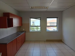 562m² Office to rent Sunninghill