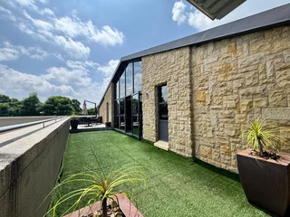 198 sqm Office to Let in Sandton