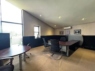 198 sqm Office to Let in Sandton