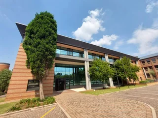 1173 sqm office to Let in Bedfordview