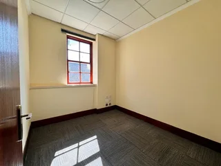 251 sqm Office to Let in Sandton
