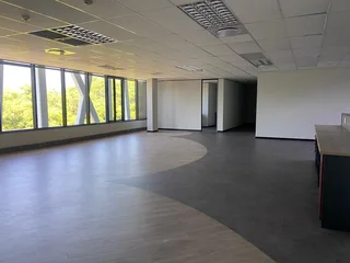 733 sqm Office To Let in Bryanston