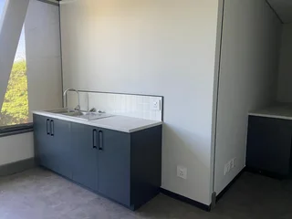 733 sqm Office To Let in Bryanston