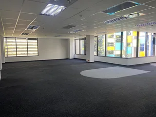 733 sqm Office To Let in Bryanston