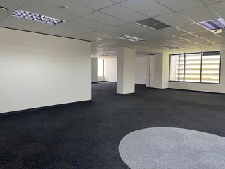 733 sqm Office To Let in Bryanston