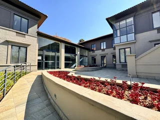 142 sqm Office to Let in Sandton
