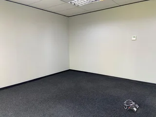 733 sqm Office To Let in Bryanston