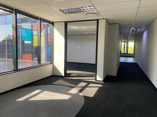 733 sqm Office To Let in Bryanston