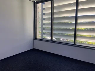 733 sqm Office To Let in Bryanston