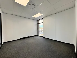 298 sqm Office to Let in Sandton