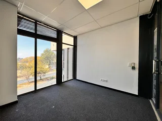 298 sqm Office to Let in Sandton