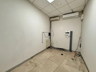 330 sqm Office to Let in Sandton