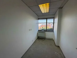 313m² Office to rent Woodmead