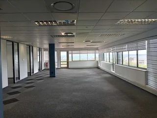 661m² Office to rent Woodmead