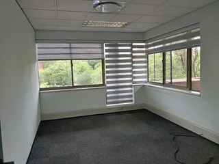 661m² Office to rent Woodmead