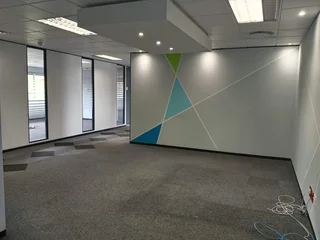 661m² Office to rent Woodmead