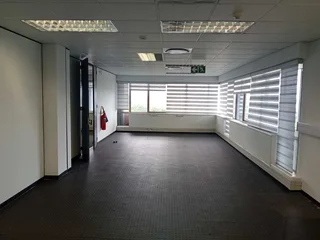 661m² Office to rent Woodmead
