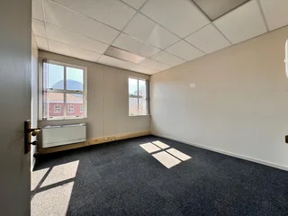 201 sqm Office to Let in Sandton