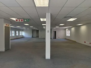 562m² Office to let Sunninghill
