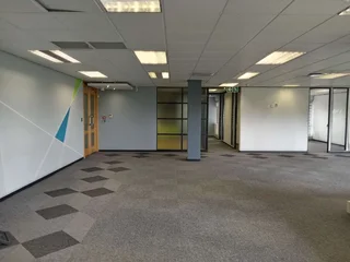 661m² Office to rent Woodmead