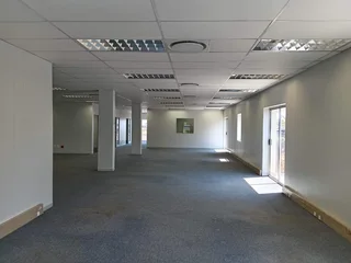 562m² Office to let Sunninghill