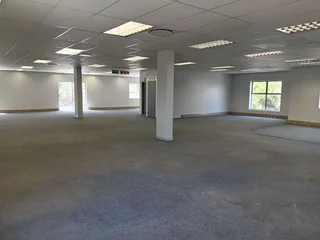 562m² Office to let Sunninghill