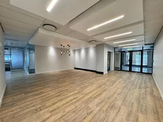 527 sqm Office to Let in Sandton