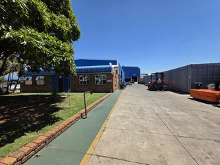 Fantastic free standing property FOR SALE in Hughes, Jet Park.