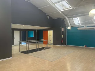 480m2 two storey office unit to let in Woodbridge Business Park