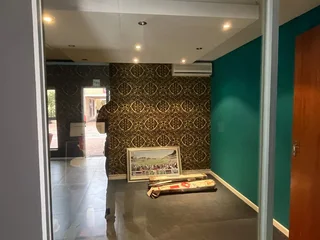 480m2 two storey office unit to let in Woodbridge Business Park