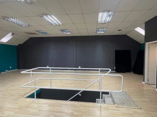 480m2 two storey office unit to let in Woodbridge Business Park